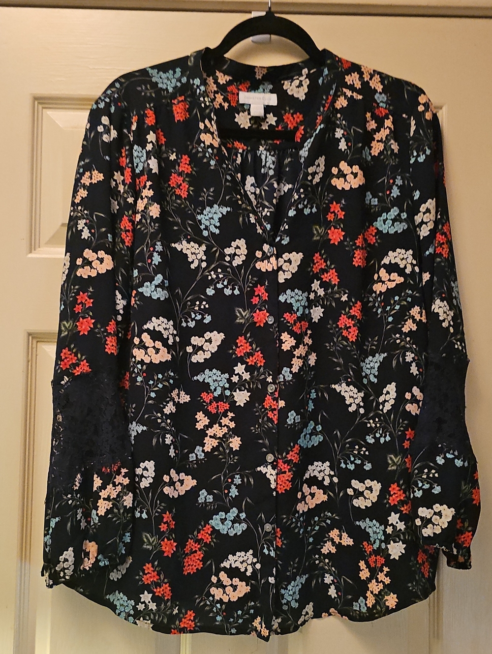 Floral Button-Front Long Sleeve Top in Black